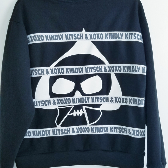 Stylenanda KKXX Korean Fashion Brand Black and White Graphic Sweatshirt - Picture 10 of 14